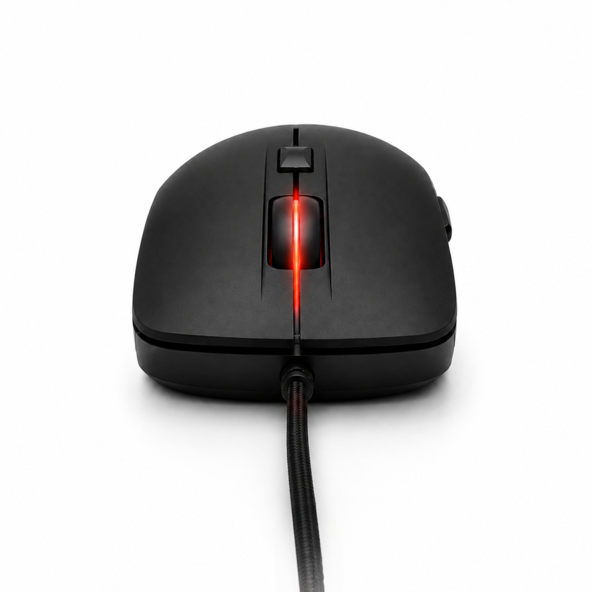 Svart gamingmus framifrån – röd RGB-belyst scrollhjul och flätad USB-kabel synlig